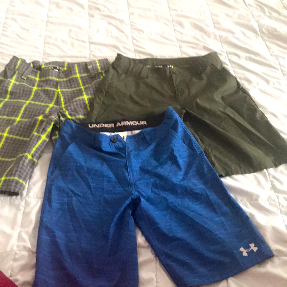 Lot of Under Armour, Boys Large, Dress shorts